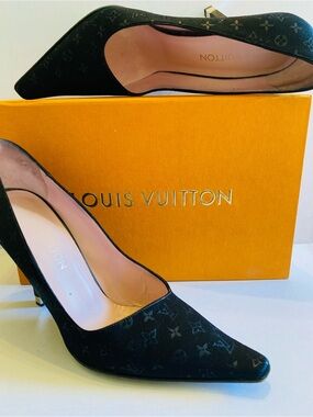 Louis Vuitton Black Silk Monogram Heels Size 38. Authentic.  Incl Box & Cover